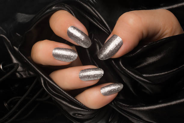 5 Dazzling Winter Nail Concepts